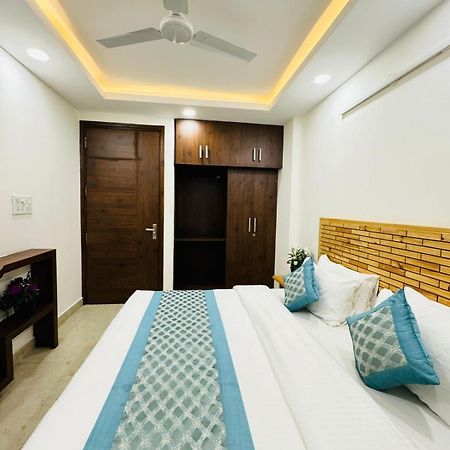 Hotel Ashram View Just 10 Minute Away Form Nizamuddin Railway Station New Delhi Exterior photo