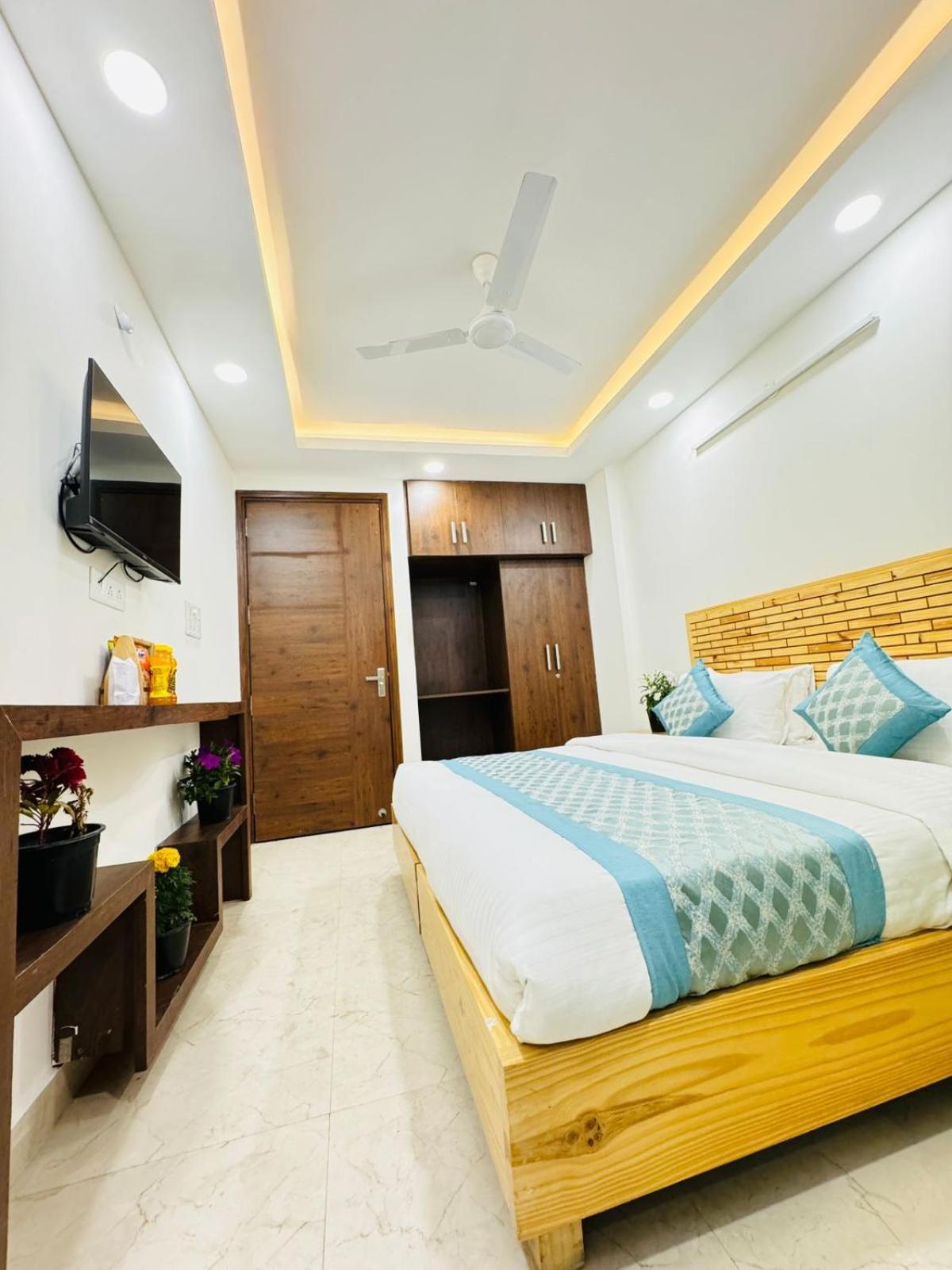 Hotel Ashram View Just 10 Minute Away Form Nizamuddin Railway Station New Delhi Exterior photo