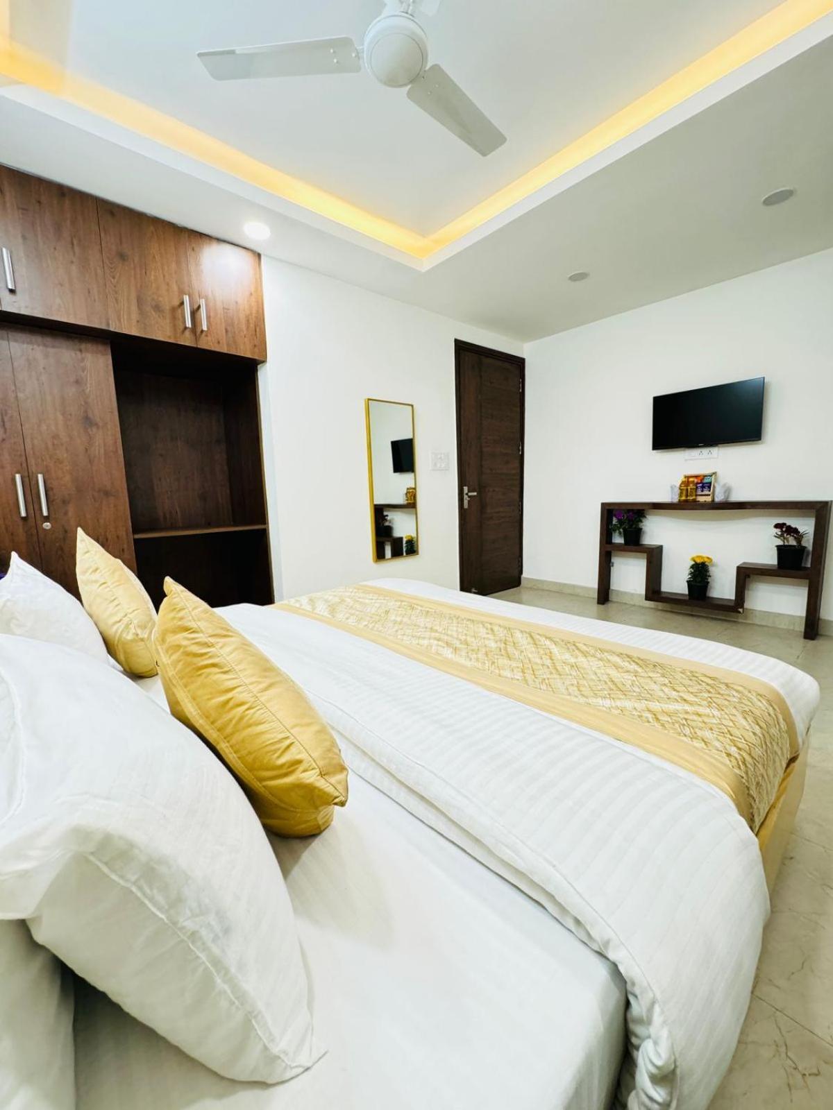Hotel Ashram View Just 10 Minute Away Form Nizamuddin Railway Station New Delhi Exterior photo